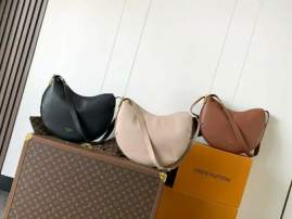 Picture of Louis Vuitton Handbags _SKUfw212757374fw